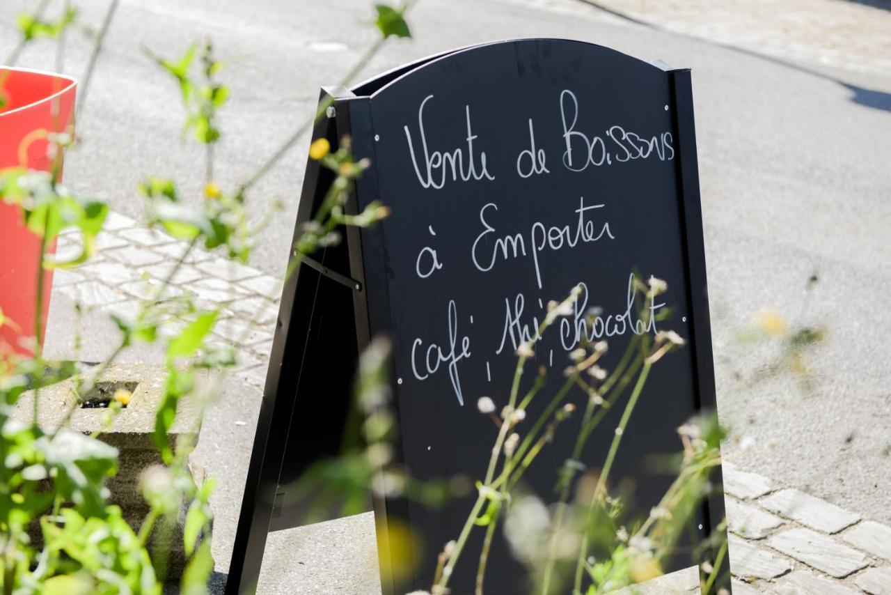 Logis Le Saint Hubert Hotel Haybes Eksteriør billede