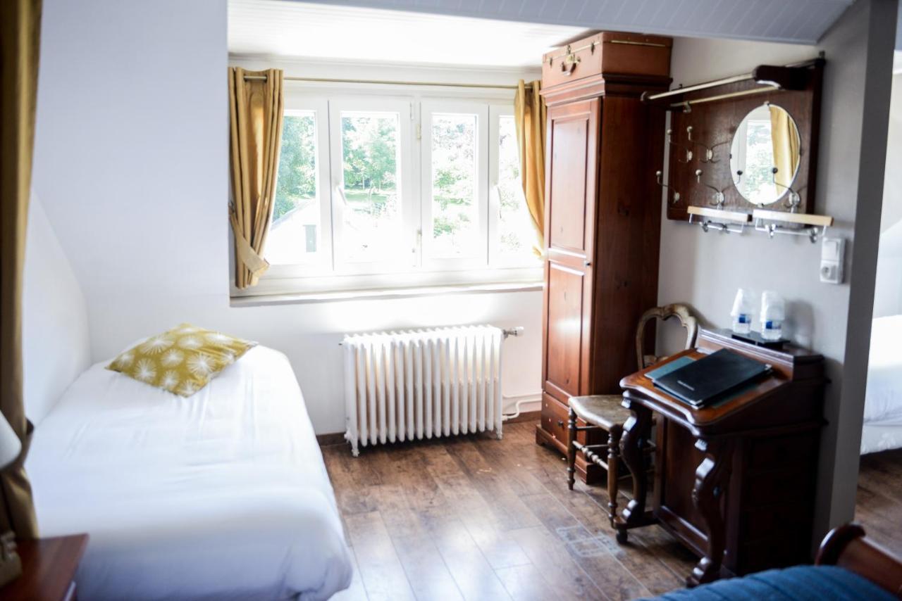 Logis Le Saint Hubert Hotel Haybes Eksteriør billede
