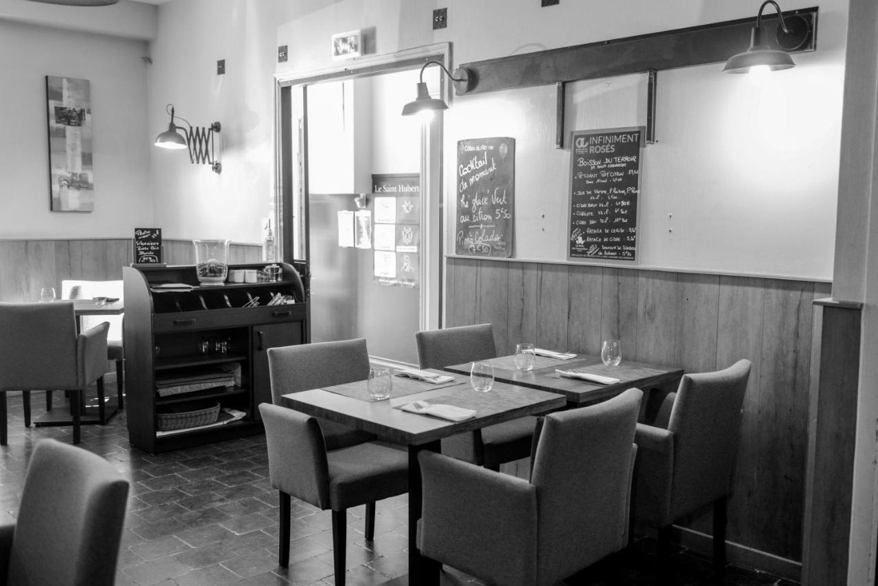 Logis Le Saint Hubert Hotel Haybes Eksteriør billede