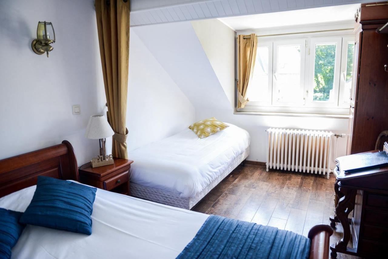 Logis Le Saint Hubert Hotel Haybes Eksteriør billede