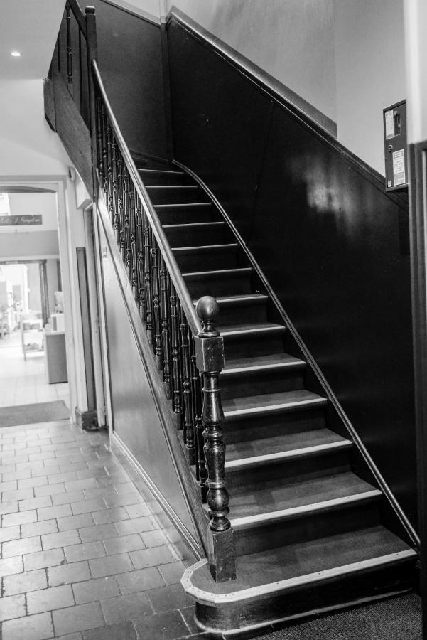 Logis Le Saint Hubert Hotel Haybes Eksteriør billede