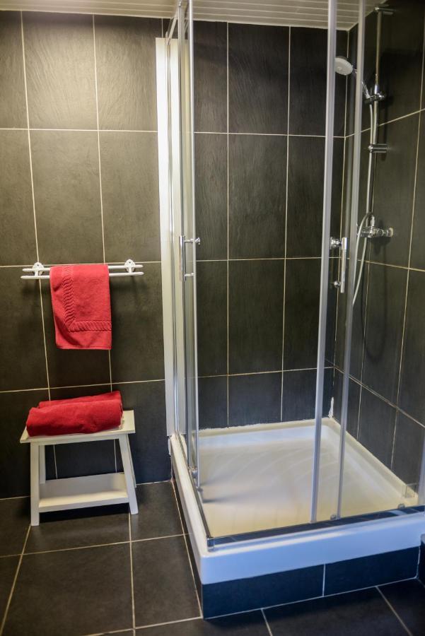 Logis Le Saint Hubert Hotel Haybes Eksteriør billede